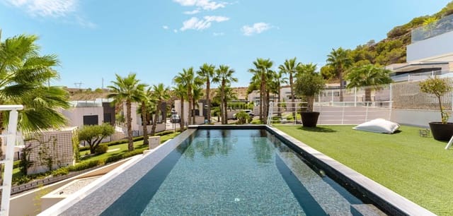 5 Zimmer Villa zu verkaufen in San Miguel de Salinas mit Pool Garage - 780.000 € (Ref: 9655303)