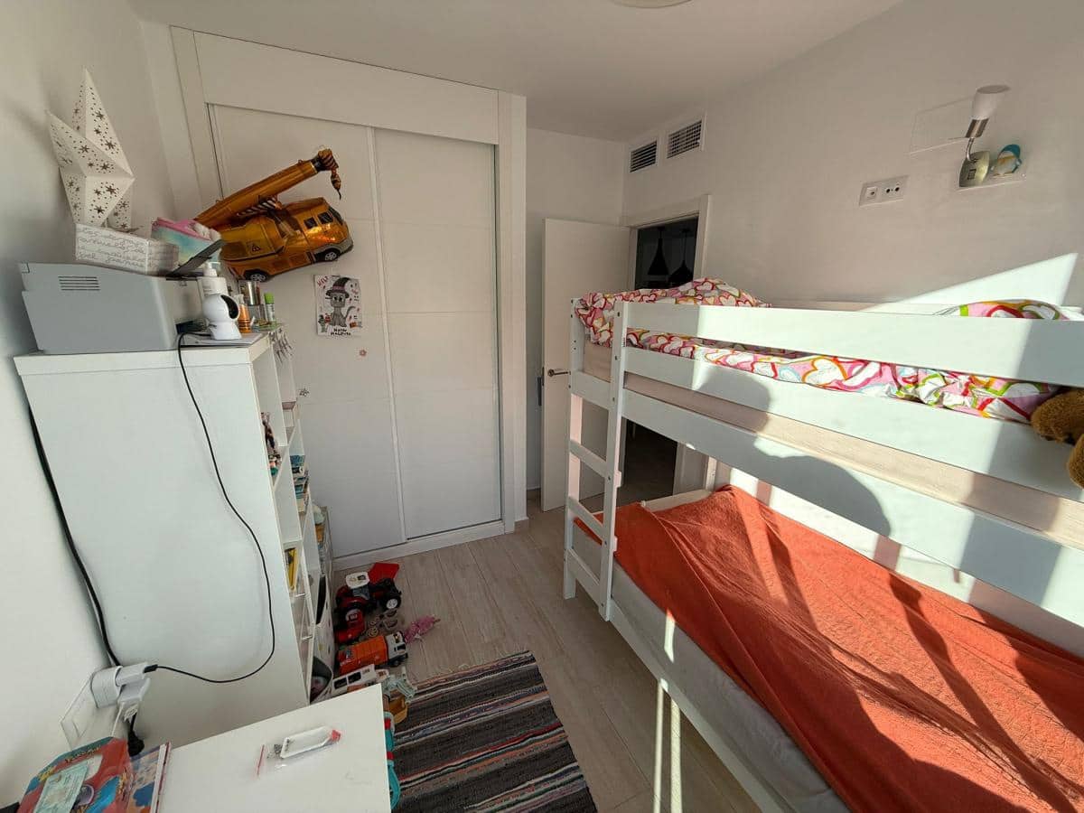 2 makuuhuone Huoneisto myytävänä paikassa Villamartin mukana uima-altaan - 219 999 € (Ref: 9655431)