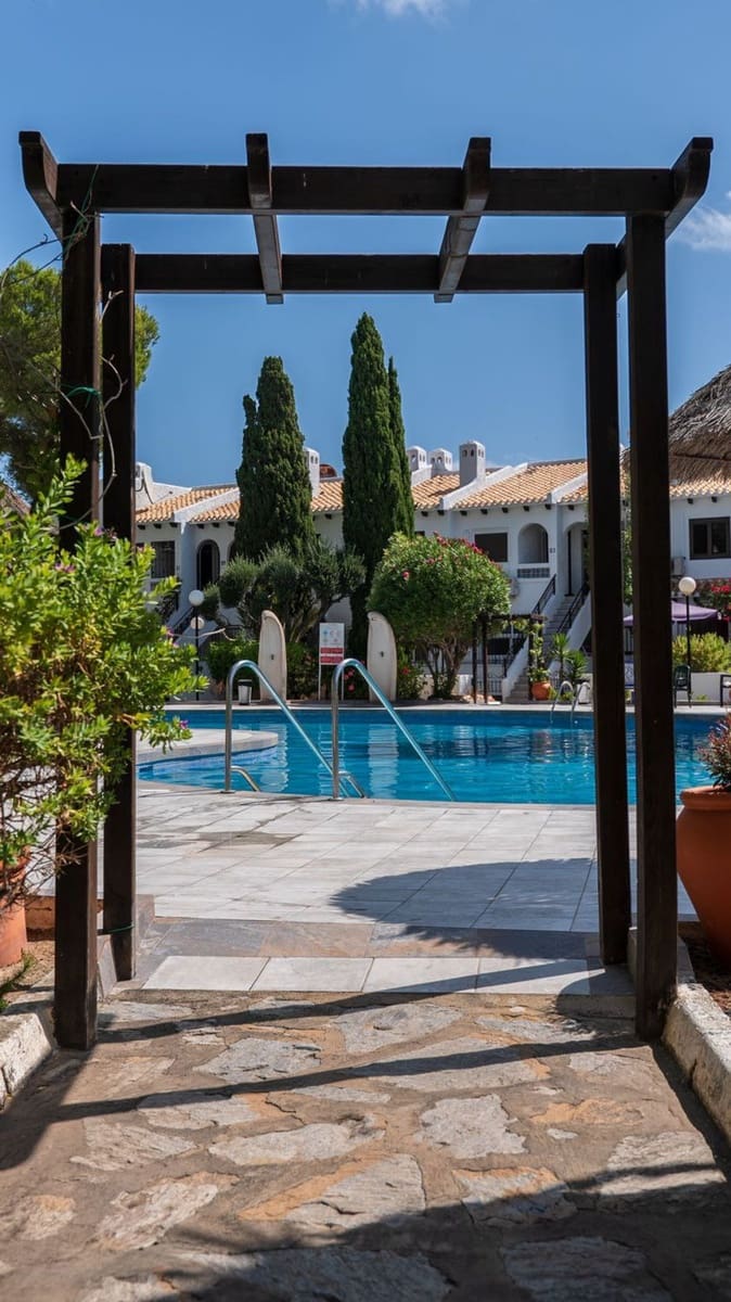 2 bedroom Flat for sale in Cabo Roig with pool garage - € 425,000 (Ref: 9655434)