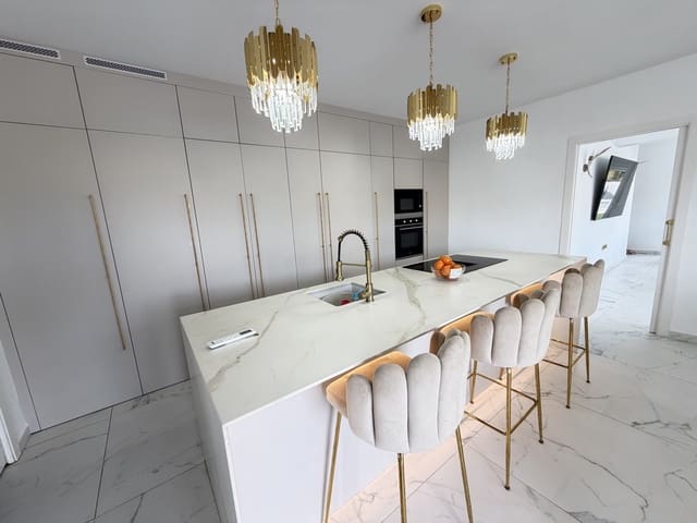 6 camera da letto Villa in vendita in Villamartin, Orihuela - 695.000 € (Rif: 9655471)