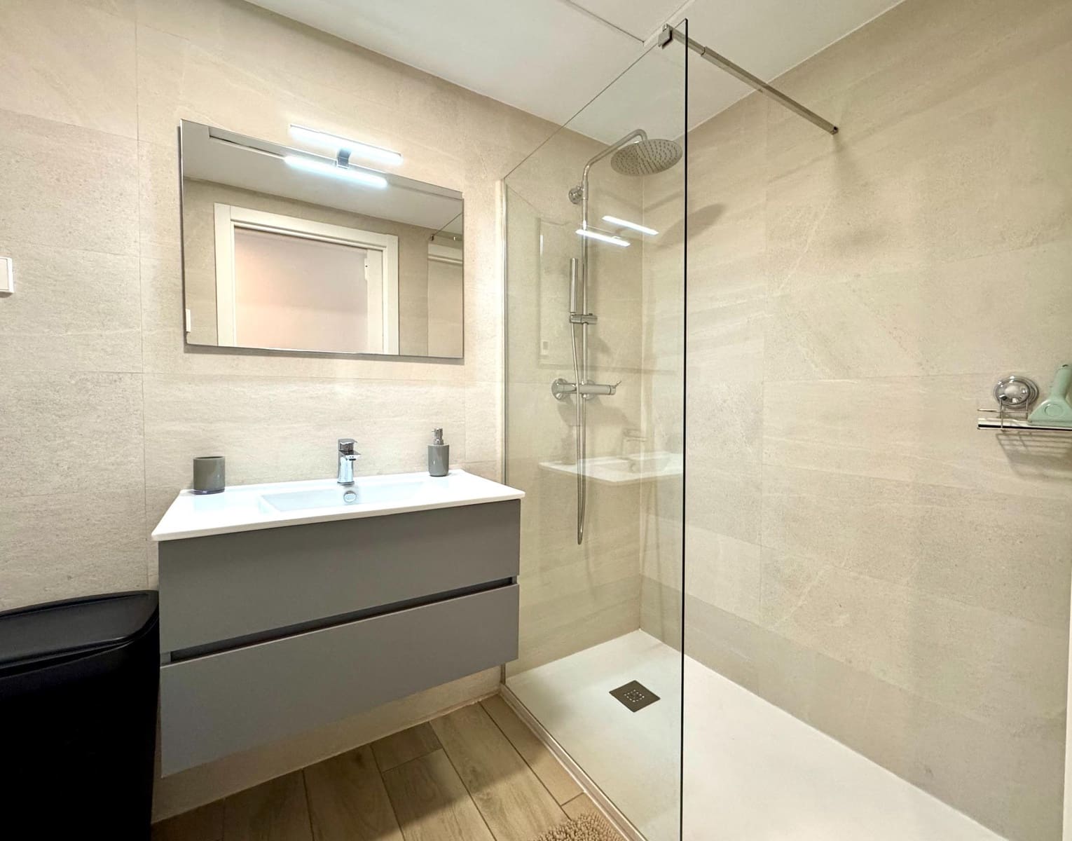 2 sypialnia Apartament na sprzedaż w Los Alcazares z basenem garażem - 347 000 € (Ref: 9655492)