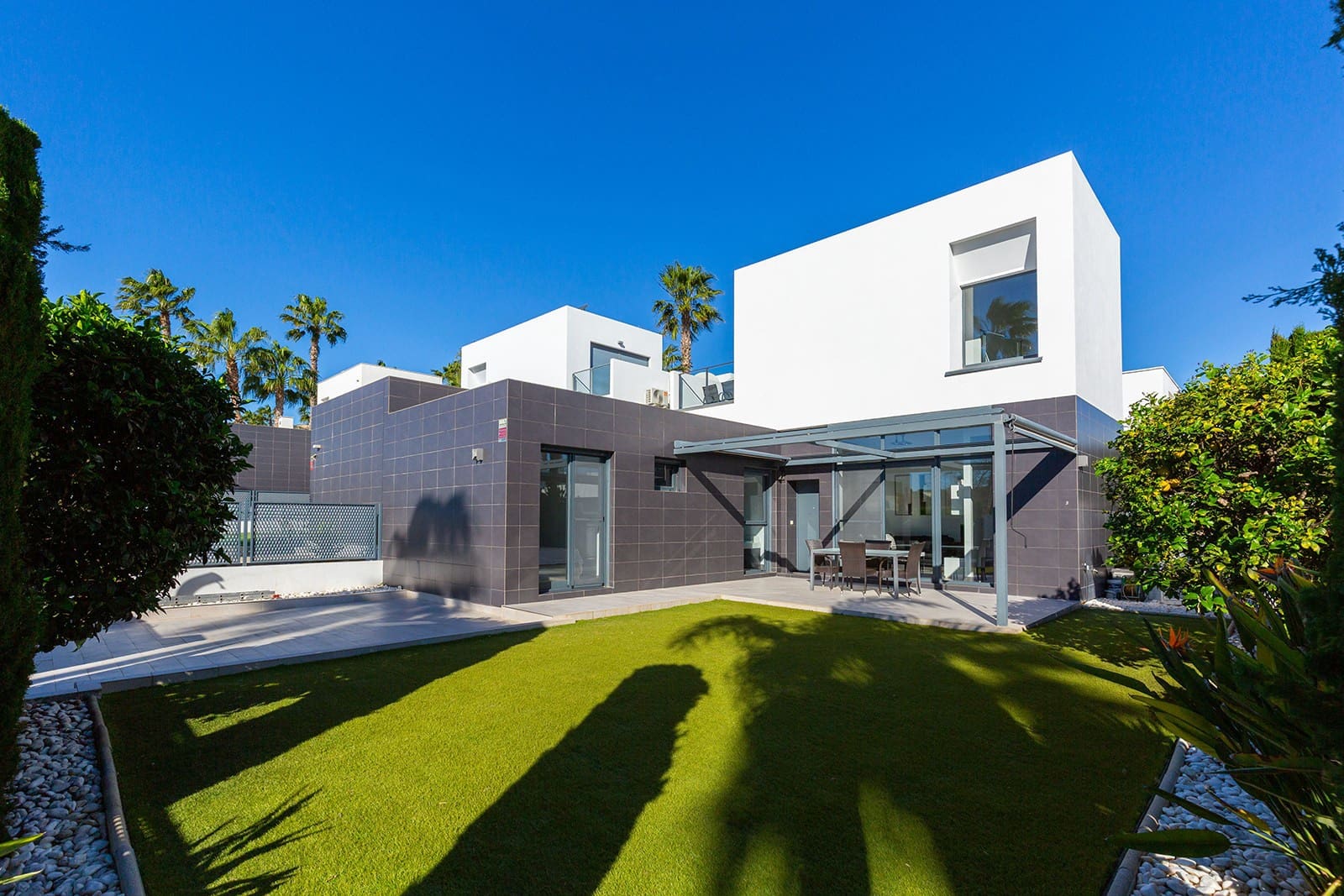 Casa de 3 habitaciones en Algorfa en venta con piscina - 349.900 € (Ref: 9655546)