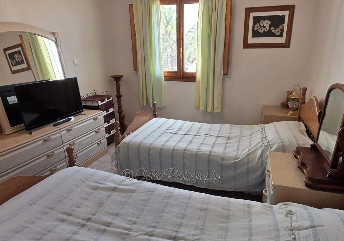 4 makuuhuone Omakotitalo myytävänä paikassa Catral mukana 
autotalli - 159 000 € (Ref: 9662959)