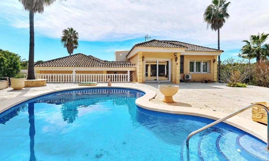 5 Zimmer Villa zu verkaufen in Campoamor - 899.999 € (Ref: 9663104)