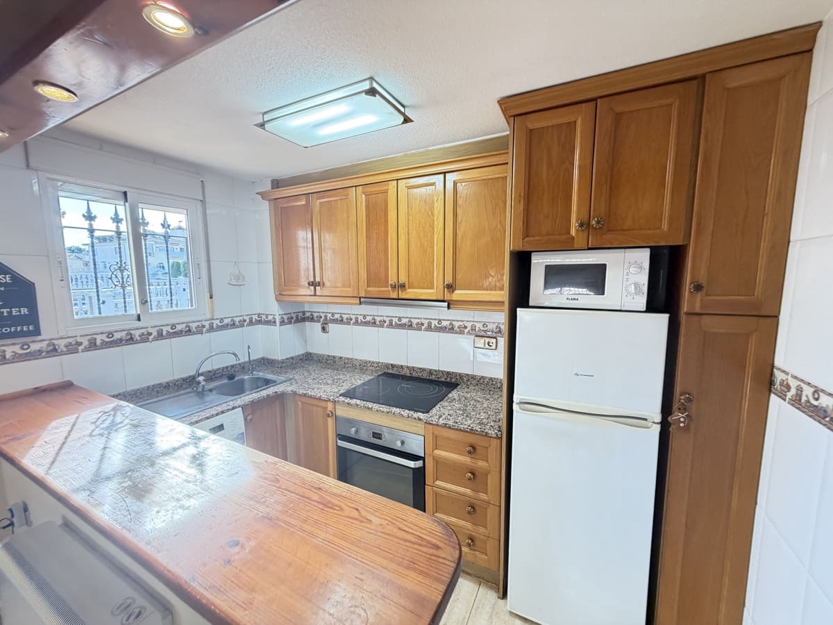 Casa de 2 habitaciones en Villamartin en venta - 189.995 € (Ref: 9663146)