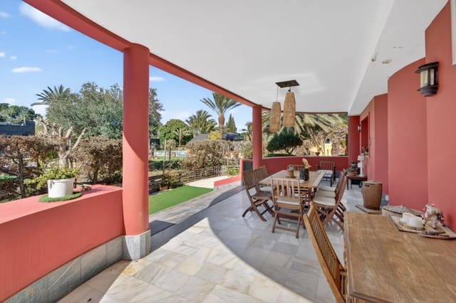 5 bedroom Villa for sale in Santa Pola with garage - € 749,000 (Ref: 9663173)