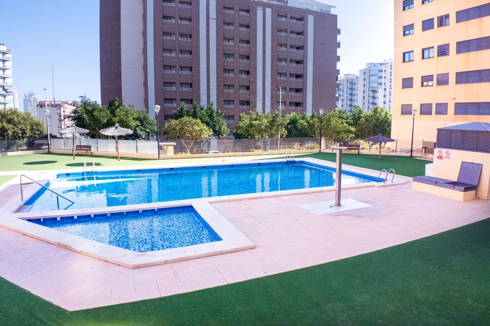 Apartamento de 2 habitaciones en La Villajoyosa / Vila Joiosa en venta con piscina garaje - 265.000 € (Ref: 9663178)