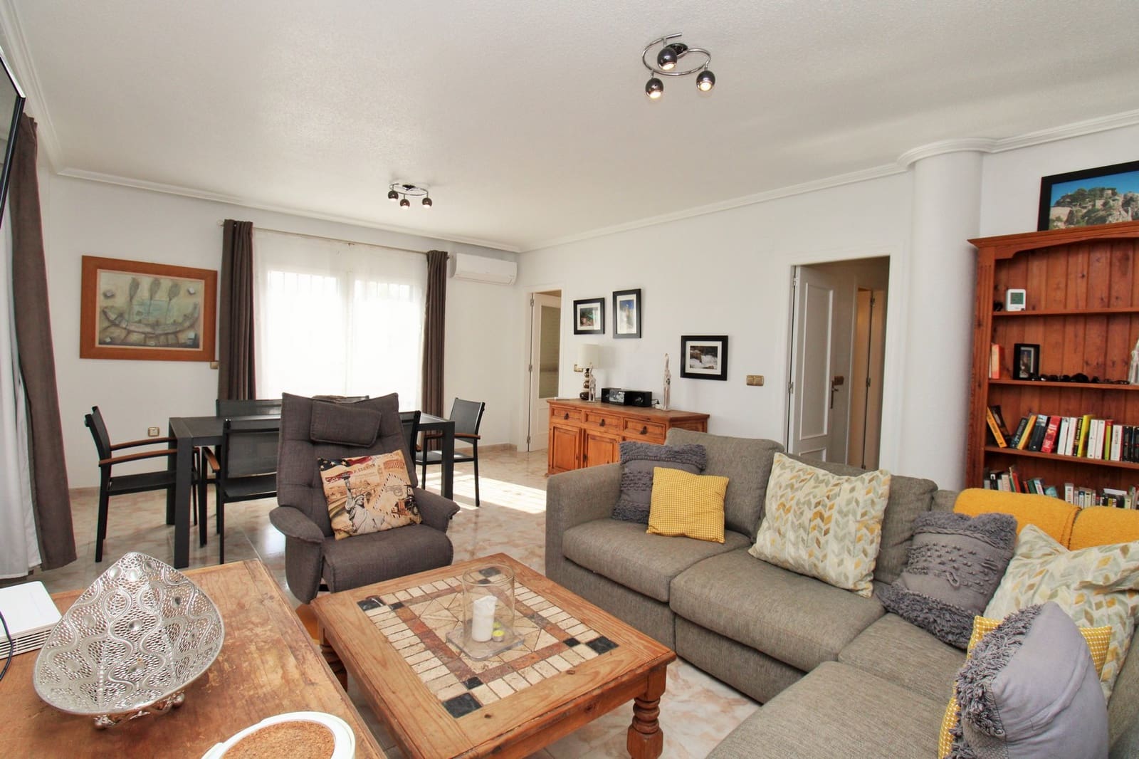 4 slaapkamer Villa te koop in Playa Flamenca - € 379.000 (Ref: 9663185)