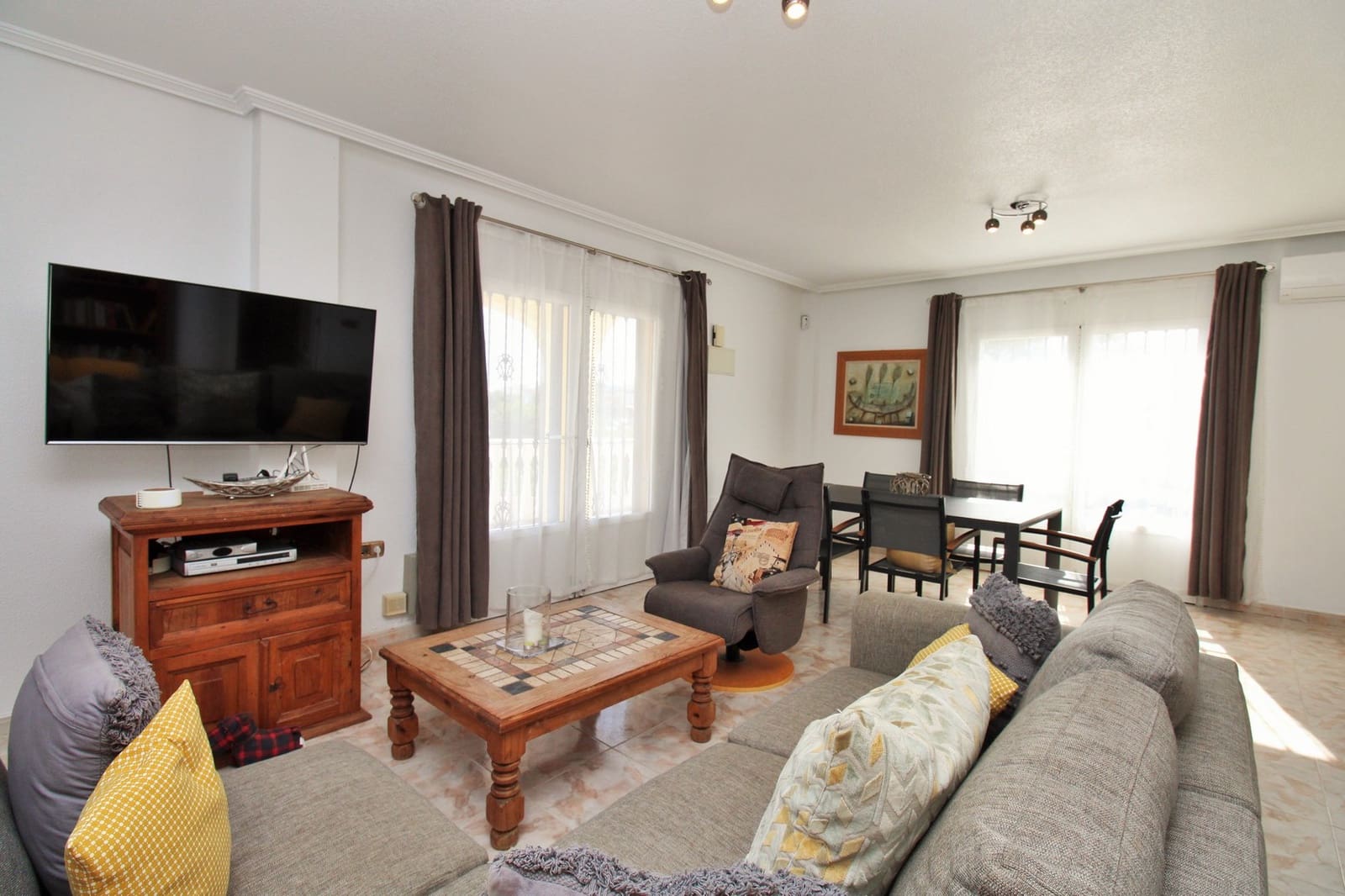 4 slaapkamer Villa te koop in Playa Flamenca - € 379.000 (Ref: 9663185)