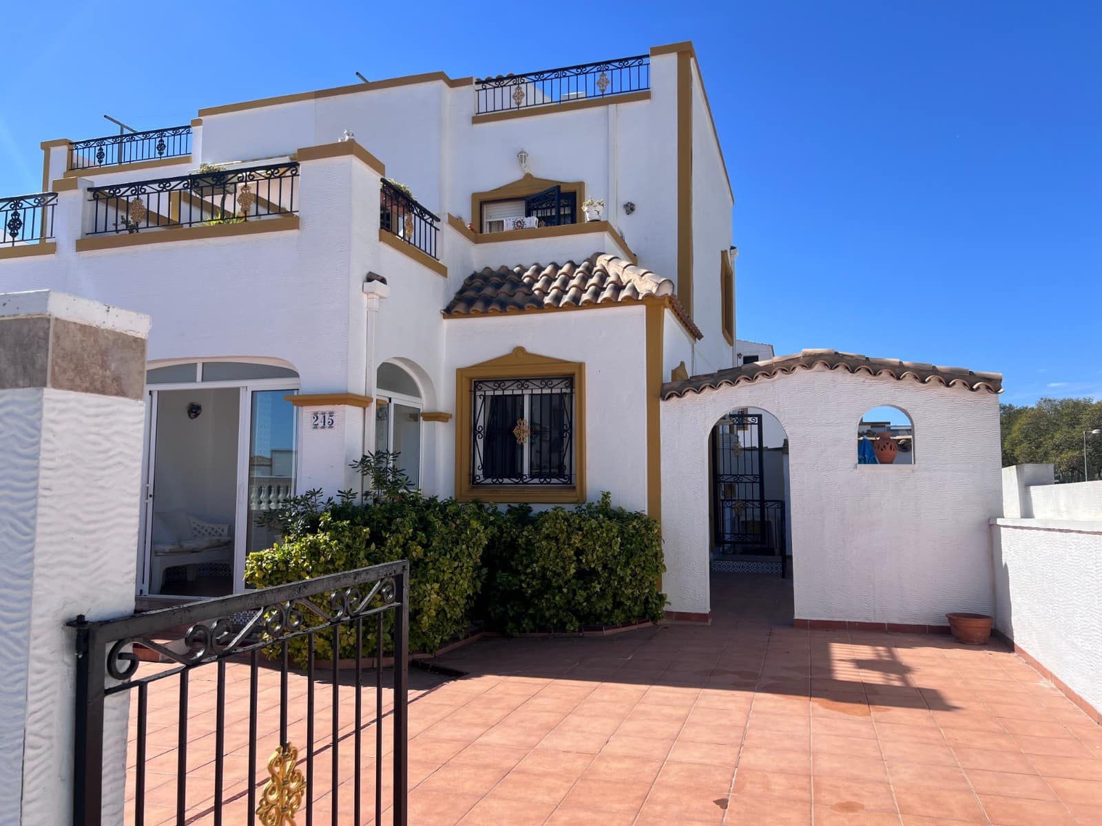 Casa de 3 habitaciones en Vistabella en venta - 189.000 € (Ref: 9663216)
