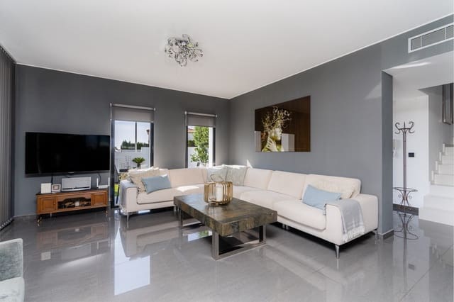 7 Zimmer Villa zu verkaufen in San Fulgencio mit Pool Garage - 1.090.000 € (Ref: 9667846)