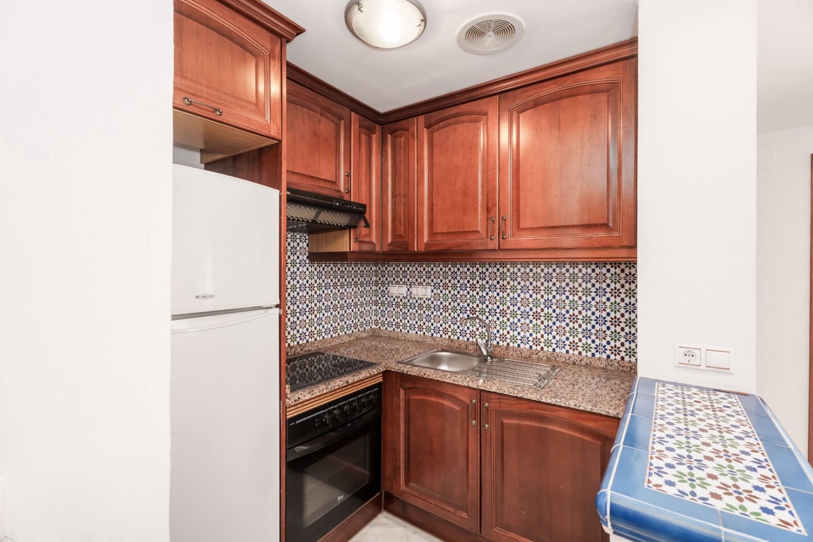 2 makuuhuone Huoneisto myytävänä paikassa Torrevieja mukana uima-altaan - 225 000 € (Ref: 9667853)