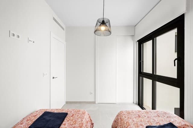 2 Zimmer Apartment zu verkaufen in Torrevieja mit Pool - 279.000 € (Ref: 9667858)