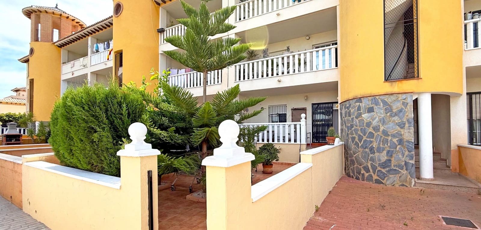 2 bedroom Apartment for sale in Orihuela Costa with pool - € 159,000 (Ref: 9667886)