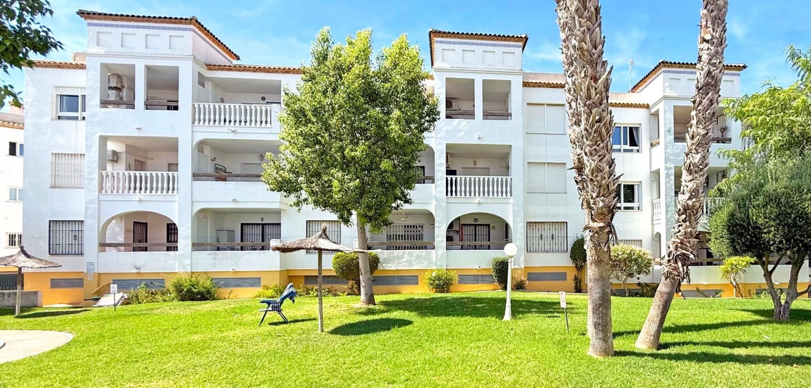 2 soverom Leilighet til salgs i Orihuela Costa med svømmebasseng garasje - € 209 000 (Ref: 9667888)