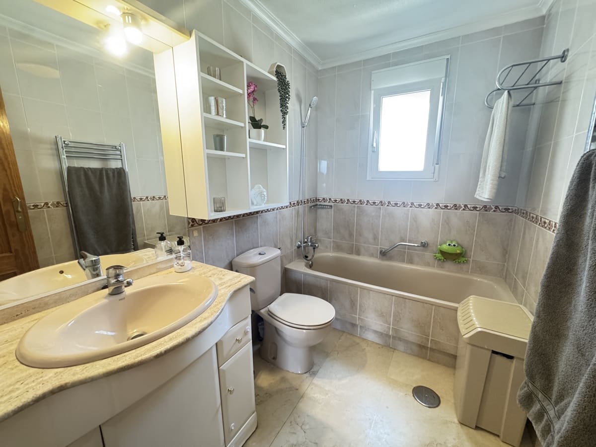 5 bedroom Villa for sale in San Miguel de Salinas - € 599,999 (Ref: 9667915)