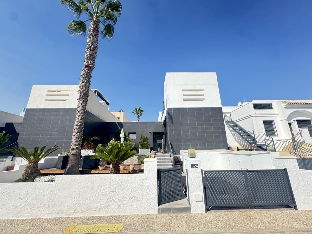 2 quarto Casa em Banda para venda em Villamartin - 356 900 € (Ref: 9667918)