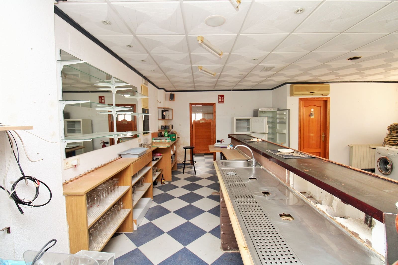 3 bedroom Commercial for sale in Villamartin - € 374,900 (Ref: 9667939)