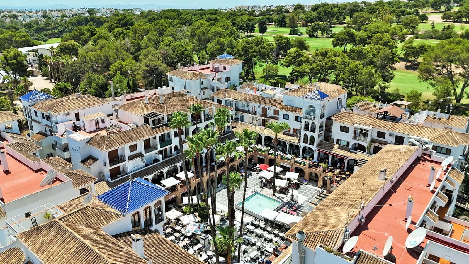 Commercial for sale in Villamartin - € 299,000 (Ref: 9667940)