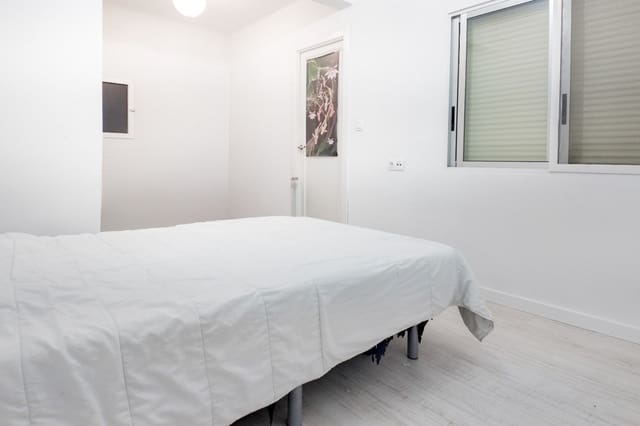 1 bedroom Apartment for sale in Alicante / Alacant city - € 129,900 (Ref: 9668174)