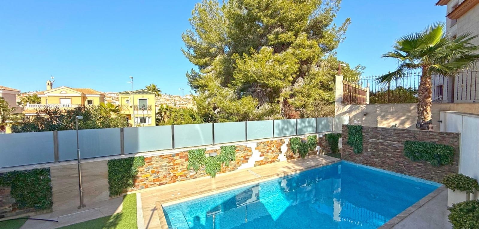 3 Zimmer Villa zu verkaufen in Orihuela Costa mit Pool - 475.000 € (Ref: 9668188)