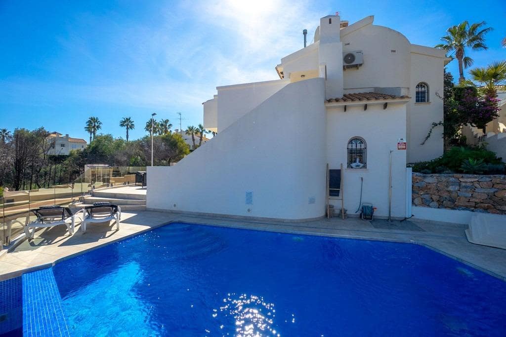 4 soverom Villa til salgs i Orihuela Costa med svømmebasseng - € 499 000 (Ref: 9668193)