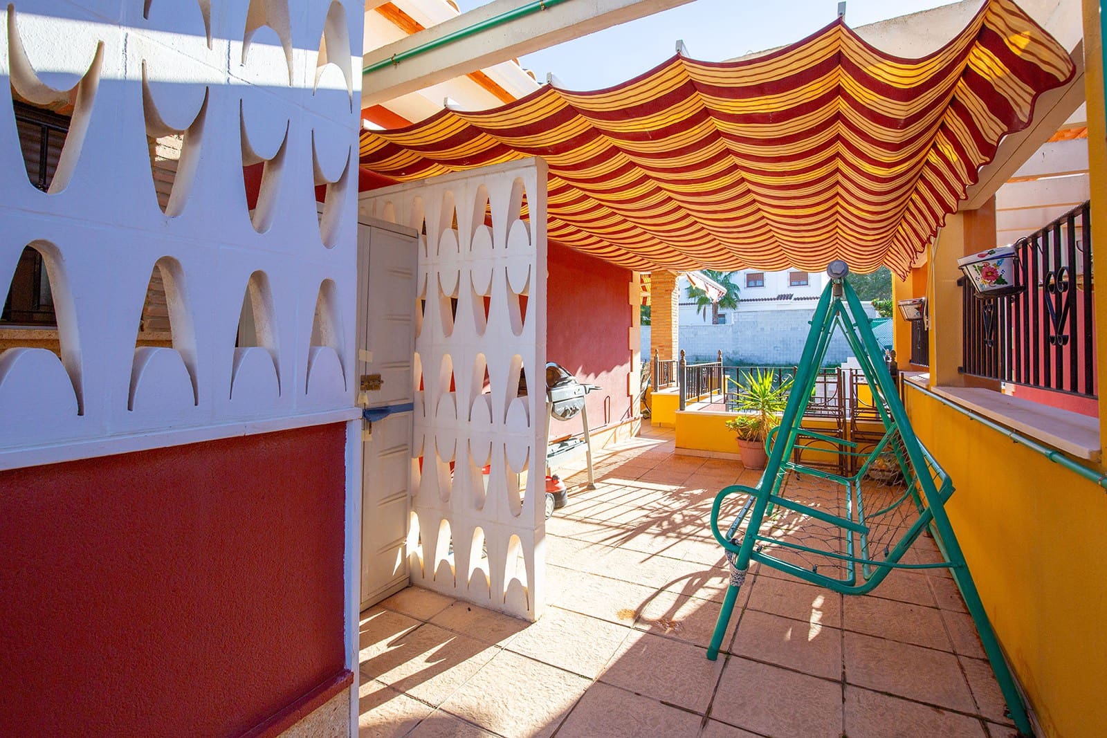 Chalet de 3 habitaciones en Bigastro en venta con garaje - 249.900 € (Ref: 9668218)