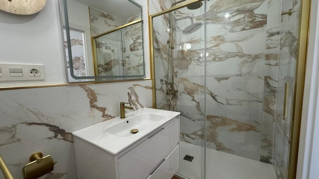 2 soveværelse Lejlighed til salg i Torrevieja med swimmingpool garage - € 269.000 (Ref: 9693010)