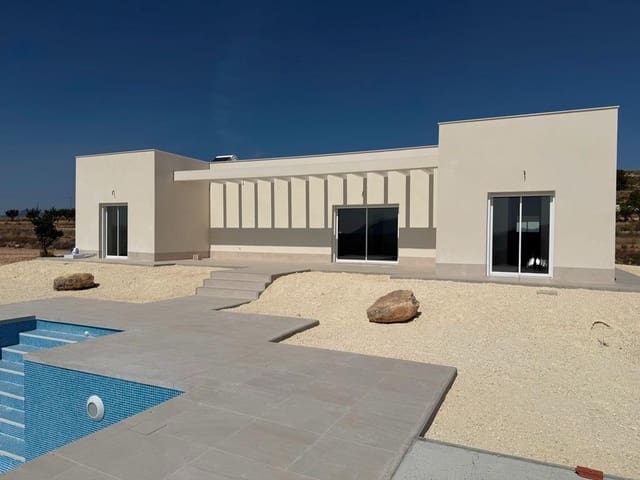 Chalet de 3 habitaciones en Pinoso en venta con piscina - 356.000 € (Ref: 9710117)