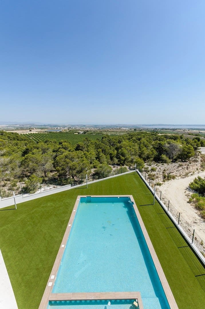 3 chambre Bungalow à vendre à San Miguel de Salinas avec piscine garage - 415 000 € (Ref: 9710192)