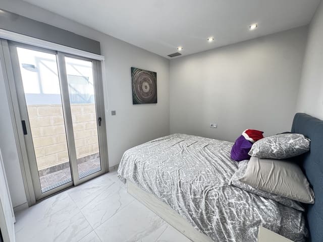 5 Zimmer Villa zu verkaufen in Villamartin, Orihuela - 480.000 € (Ref: 9710689)