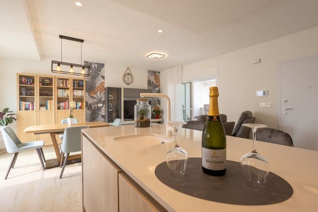 Apartamento de 2 habitaciones en San Miguel de Salinas en venta con piscina garaje - 299.500 € (Ref: 9710792)