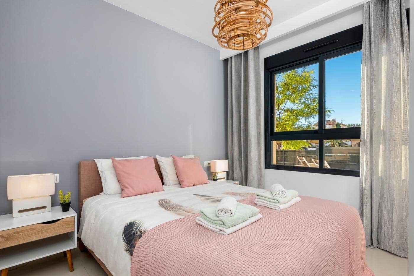 Apartamento de 2 habitaciones en Pilar de la Horadada en venta con piscina - 249.000 € (Ref: 9710851)