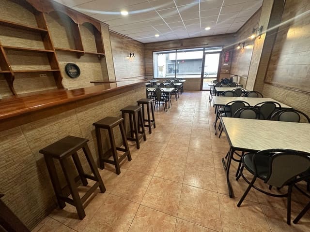 Entreprise à vendre à Torrevieja - 129 000 € (Ref: 9710868)