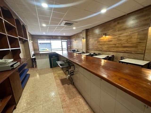 Entreprise à vendre à Torrevieja - 129 000 € (Ref: 9710868)