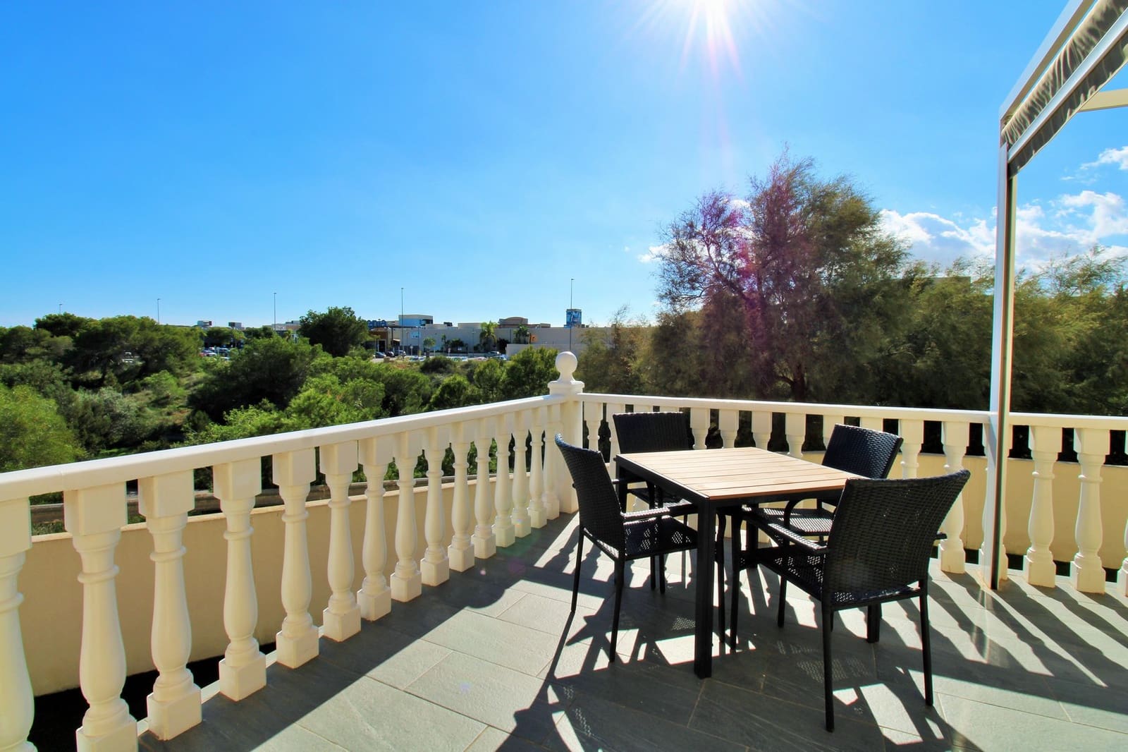 4 slaapkamer Villa te koop in Playa Flamenca - € 379.000 (Ref: 9710904)