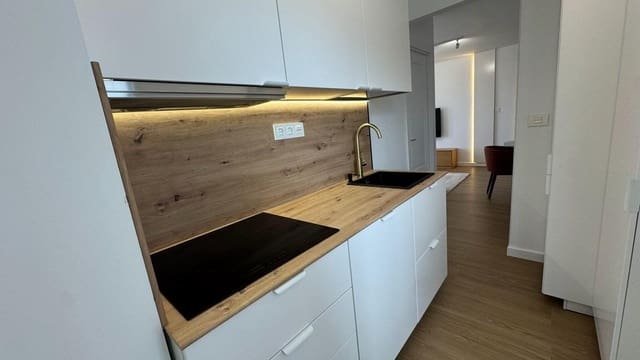 2 makuuhuone Huoneisto myytävänä paikassa Torrevieja mukana uima-altaan 
autotalli - 269 000 € (Ref: 9753872)
