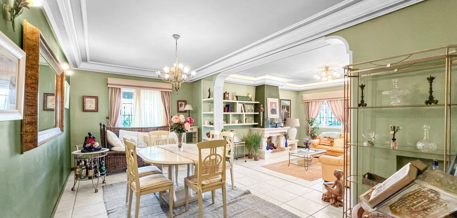 5 soveværelse Villa til salg i Torrevieja med swimmingpool garage - € 950.000 (Ref: 9753884)