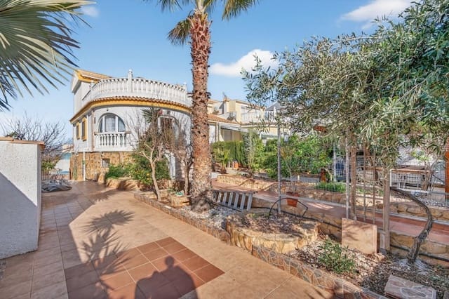 6 makuuhuone Huvila myytävänä paikassa Gran Alacant, Santa Pola mukana uima-altaan 
autotalli - 505 000 € (Ref: 9753922)