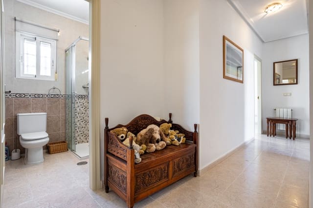 3 makuuhuone Huvila myytävänä paikassa Bigastro mukana 
autotalli - 295 000 € (Ref: 9754057)