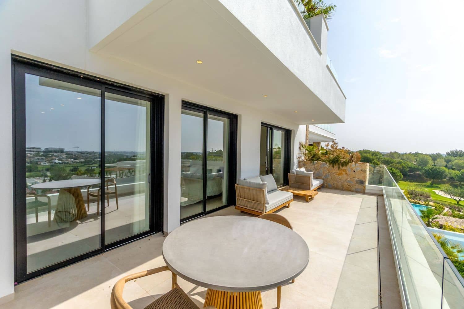 2 soverom Leilighet til salgs i Orihuela med svømmebasseng garasje - € 490 000 (Ref: 9754124)