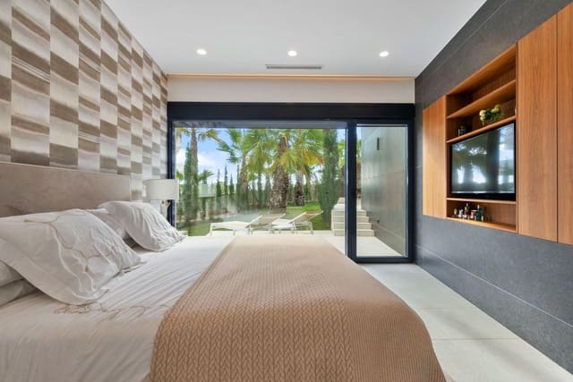 Chalet de 3 habitaciones en Orihuela en venta con piscina - 1.195.000 € (Ref: 9754131)