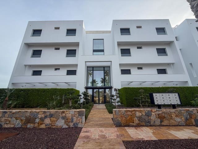 Apartamento de 3 habitaciones en Orihuela en venta con piscina - 599.000 € (Ref: 9754137)