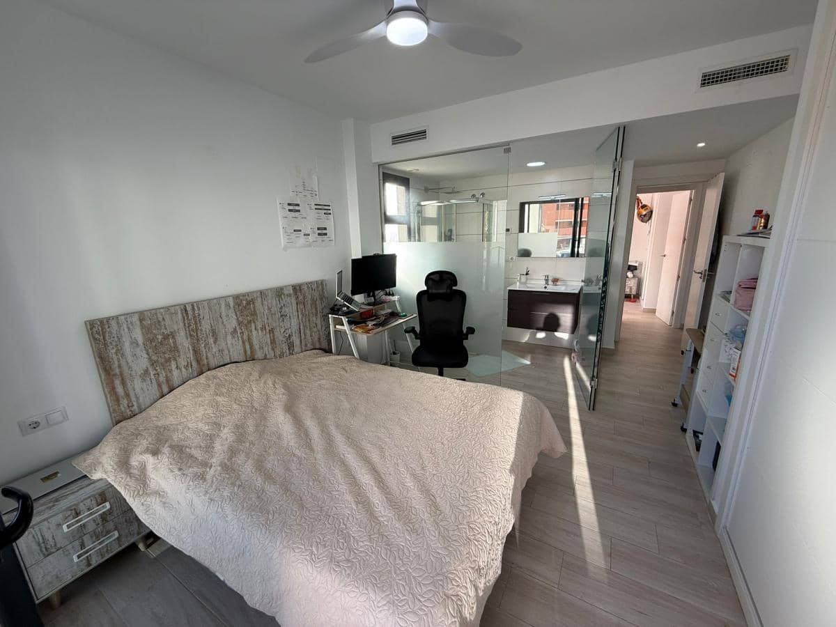 Apartamento de 2 habitaciones en Villamartin en venta con piscina - 219.999 € (Ref: 9754157)