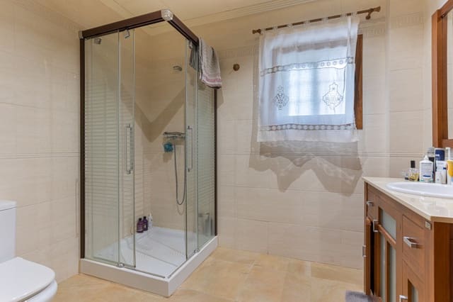 4 soveværelse Villa til salg i Los Montesinos med swimmingpool garage - € 750.000 (Ref: 9754181)