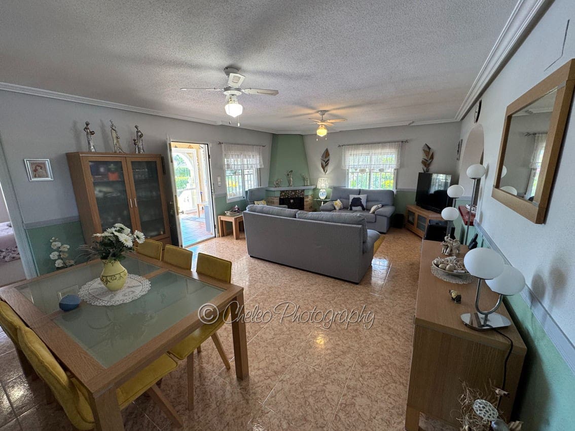 3 makuuhuone Huvila myytävänä paikassa Catral mukana uima-altaan - 379 995 € (Ref: 9793865)