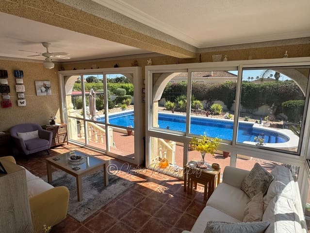 3 makuuhuone Huvila myytävänä paikassa Catral mukana uima-altaan - 379 995 € (Ref: 9793865)