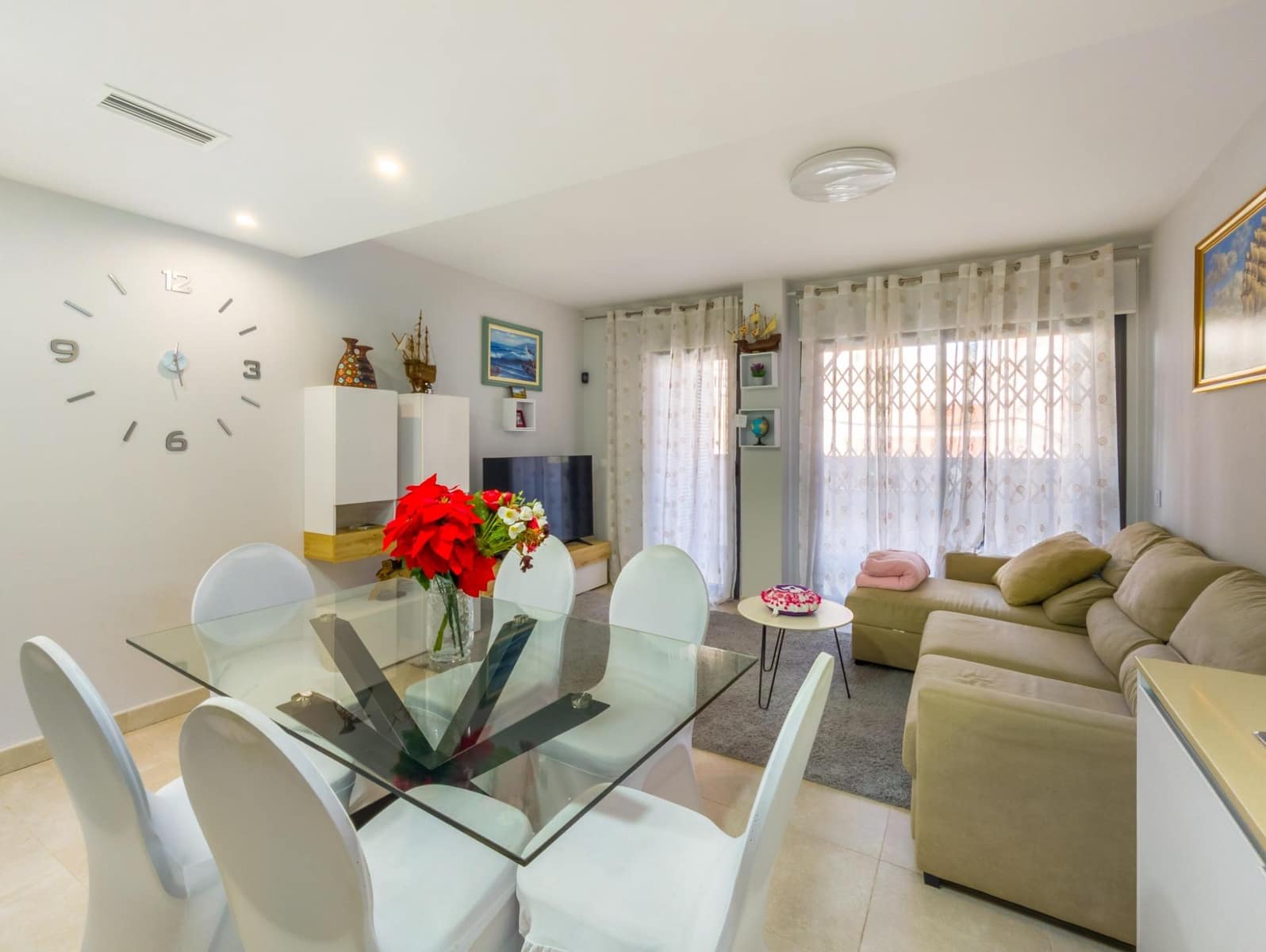 2 Zimmer Wohnung zu verkaufen in Torrevieja mit Pool - 274.000 € (Ref: 9793879)