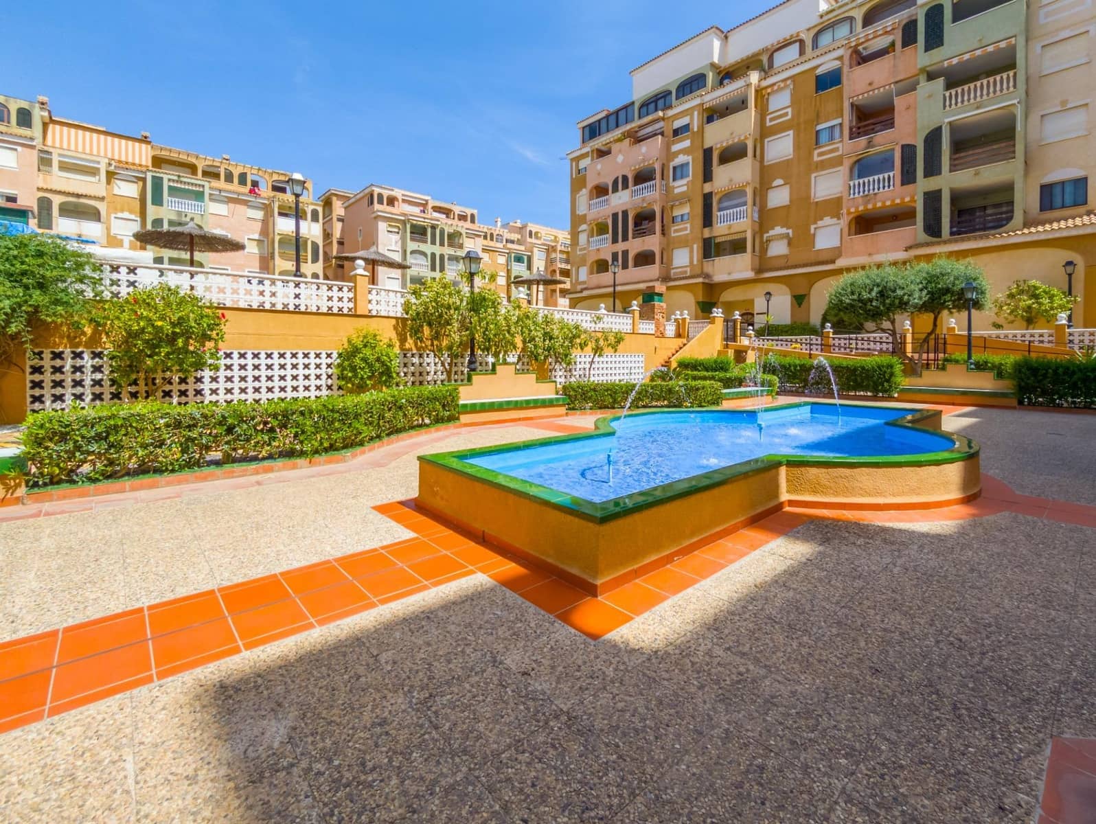 1 soverom Leilighet til salgs i Torrevieja med svømmebasseng - € 125 000 (Ref: 9793880)
