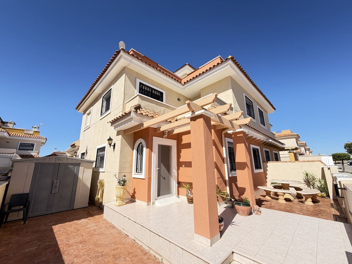 3 soverom Hus til salgs i Torre de la Horadada - € 210 000 (Ref: 9836063)